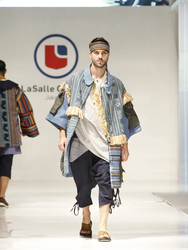 [Bintang] Tenun Flores