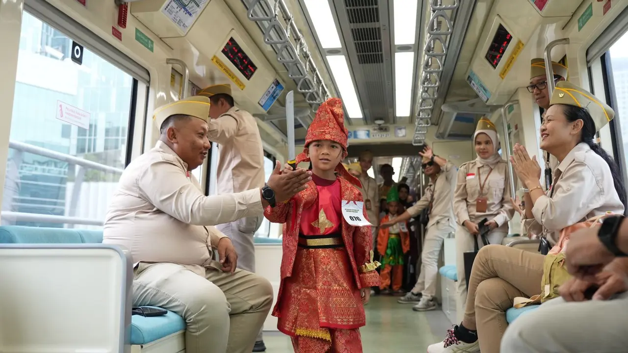 Dalam memperingati Hari Pahlawan Nasional, PT Kereta Api Indonesia (KAI) mengadakan acara unik bertajuk "Melangkah Bersama LRT Jabodebek, Inspirasi Pahlawan"