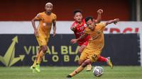 Dengan minimnya ancaman ke gawang masing-masing lawan, tidak ada gol yang tercipta di babak pertama Persija Jakarta Vs Bhayangkara FC. (Bola.com/Bagaskara Lazuardi)