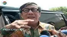 Menteri Hukum dan Hak Asasi Manusia (Menkumham) Yasonna Laoly mencopot Kalapas dan Kepala Satuan Pengamanan Lapas (KPLP) Nusakambangan.