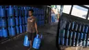 Namun, keinginan perusahaan energi pelat merah ini untuk menaikkan harga gas Elpiji 12 Kg nampaknya tidak mudah, pasalnya harus izin dahulu dari pemerintah, Jakarta, Rabu (13/8/2014) (Liputan6.com/Miftahul Hayat)