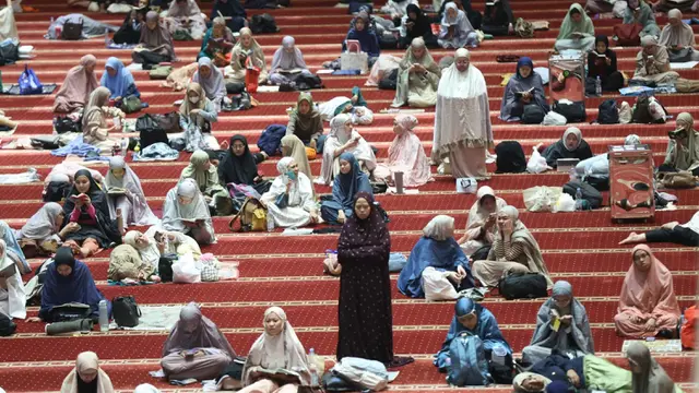Berburu Malam Lailatul Qadar Sambil Itikaf di Masjid