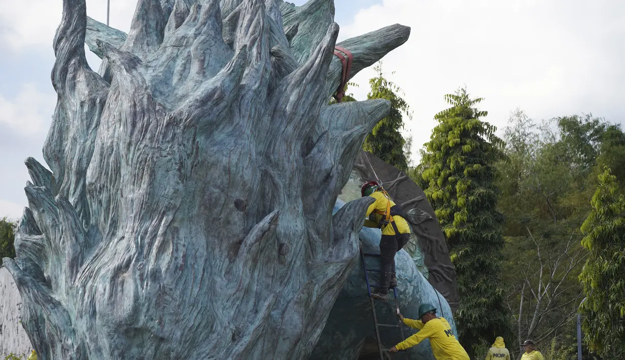 Monumen ini menandai ulang tahun ke-25 perjanjian damai yang mengakhiri konflik yang mengakibatkan lebih dari 75.000 orang meninggal, 7.000 orang hilang, dan kerusakan ekonomi yang parah. (Marvin RECINOS / AFP)