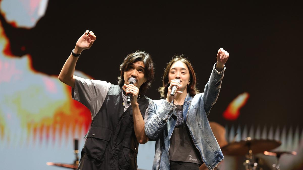 KLBB Day 2 Jadi Ruang Nostalgia, Sheila On 7 Bikin Stadion Bernyanyi Bersama