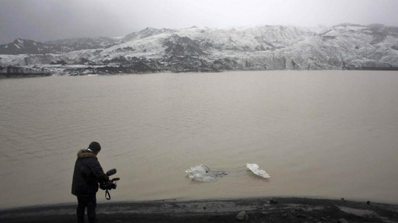 Menyaksikan fenomena mencairnya gletser di Islandia capai 1 km