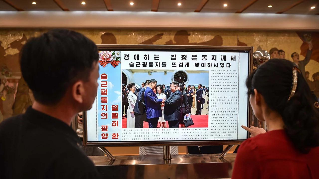 FOTO: Pyongyang Sambut Kunjungan Presiden Xi Jinping Setelah Tujuh Tahun