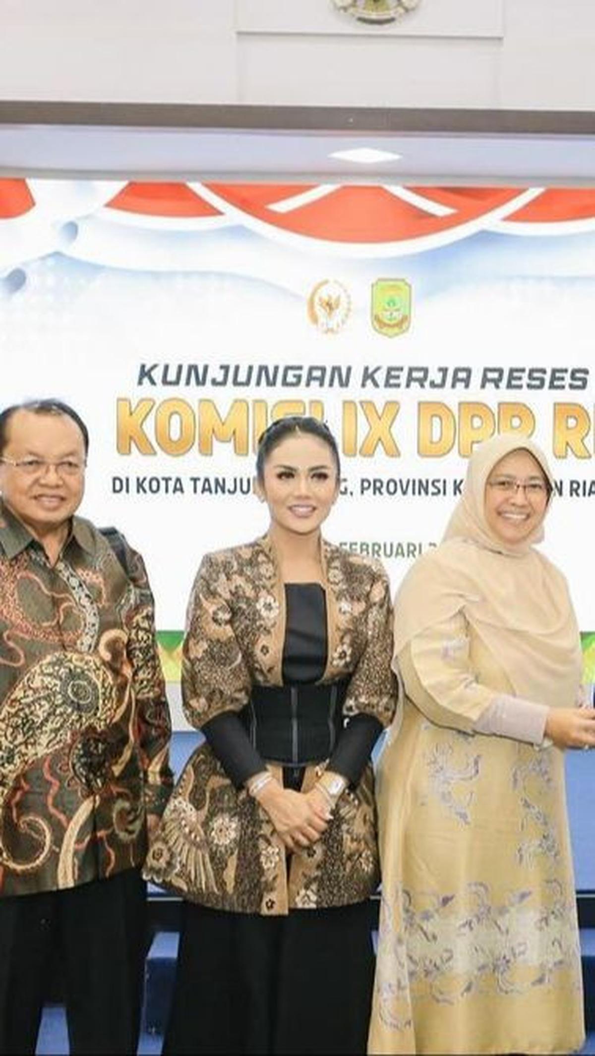 Pernah Menjadi Anggota Dewan Perwakilan Rakyat <br>
