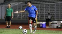 Pemain Timnas Indonesia, Evan Dimas, saat latihan di Stadion Madya, Jakarta, Selasa (11/5/2021). Latihan tersebut untuk persiapan jelang Kualifikasi Piala Dunia 2022 Zona Asia. (Foto: Bola.com/M Iqbal Ichsan)