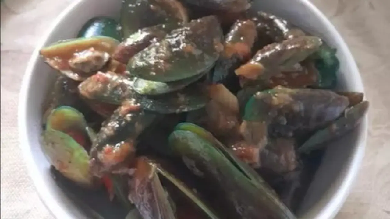Kerang Hijau Saus Padang