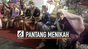 Suro merupakan bulan yang dikeramatkan oleh orang Jawa.