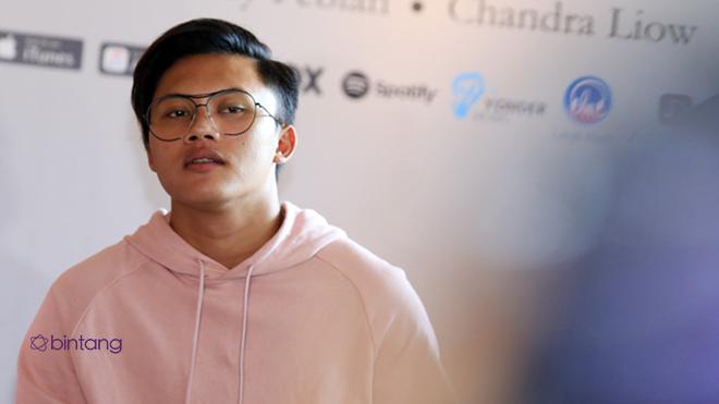 Lirik Lagu Rizky Febian, Indah Pada Waktunya - Celeb ...