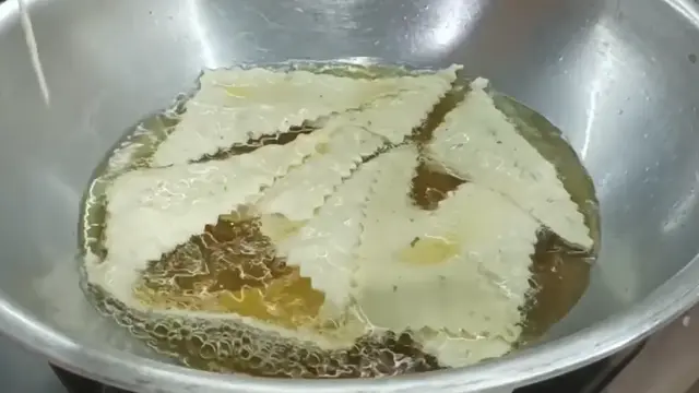 Resep Kerupuk Pangsit Gurih Renyah