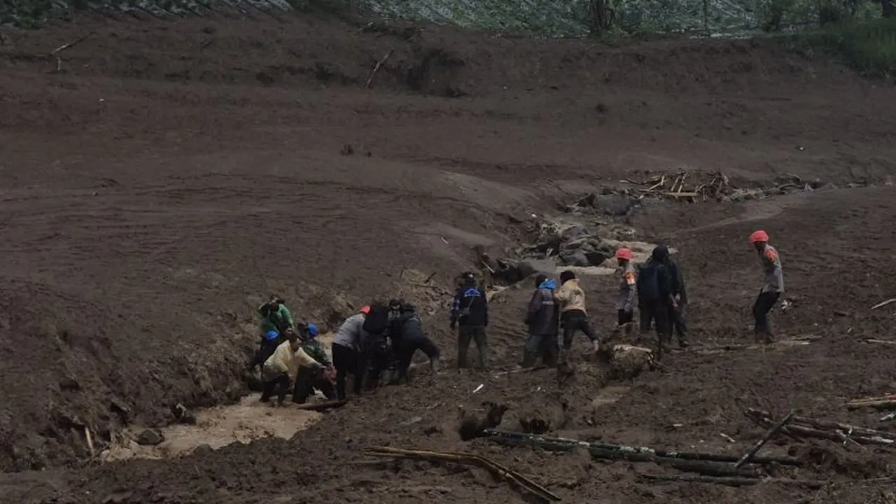 Banjir Bandang dan Longsor Terjang Bandung Barat
