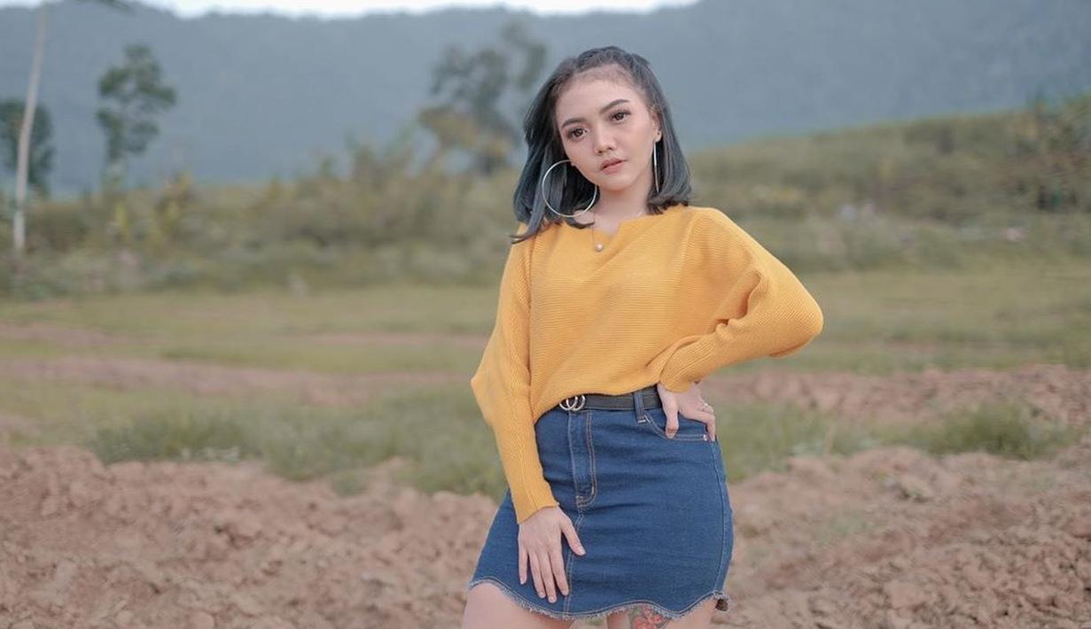 FOTO Gaya Kasual Syahiba Saufa  Pedangdut dari Banyuwangi 