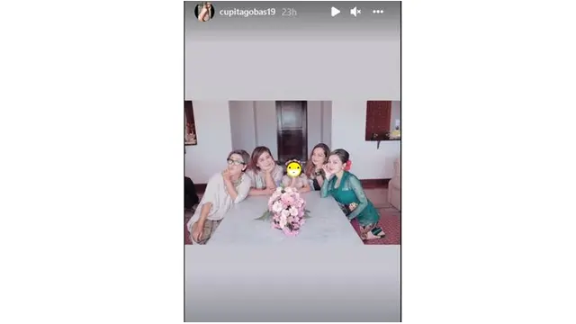 6 Momen Lamaran Cupi Cupita dan Bintang Bagus, Tampil Memesona Pakai Kebaya