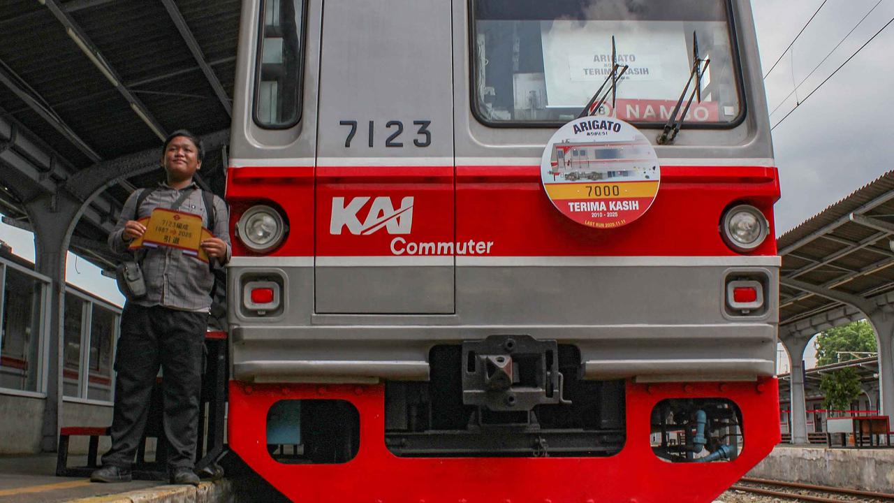 FOTO: Arigato KRL,  Perjalanan Terakhir Kereta Legendaris Eks Jepang di Jabodetabek