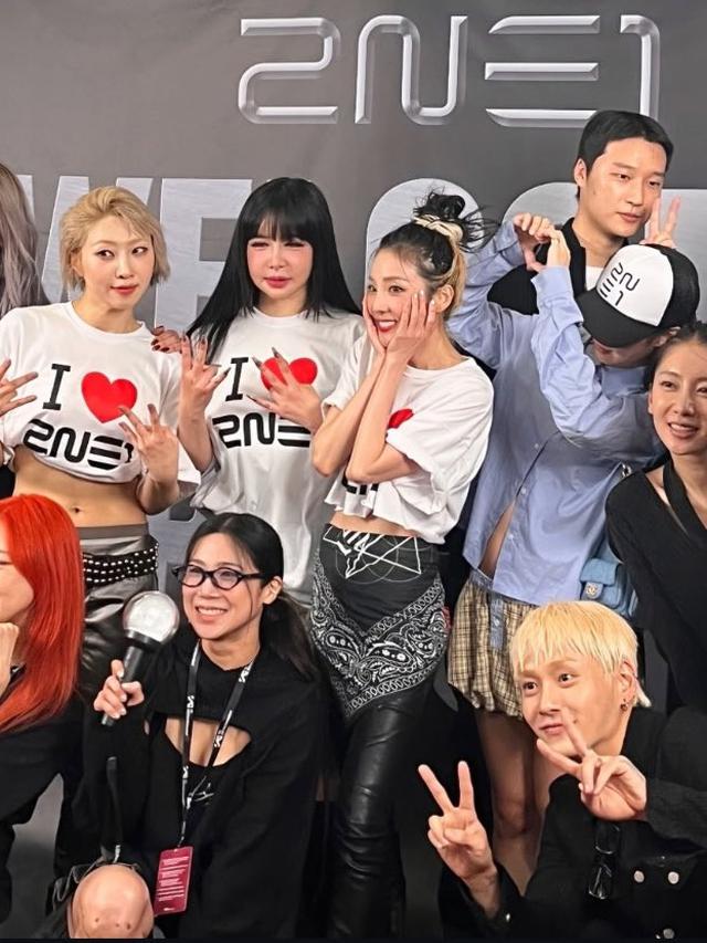 Gaya Kembar Nagita Slavina dan Jennie BLACKPINK Nonton Konser Comeback 2NE1 di Korea dengan Jinjing Tas Chanel