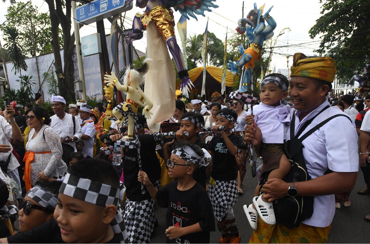 Arak Ogoh-Ogoh di Cinere