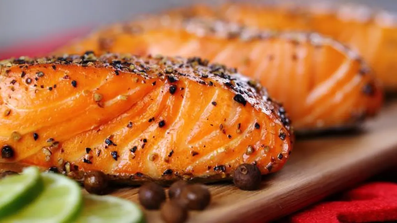 Ilustrasi smoked salmon.
