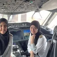 Tiga pilot perempuan dari Royal Brunei Airlines membuat sejarah baru di dunia penerbangan.