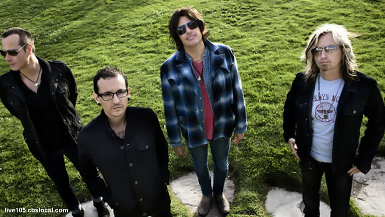 chester-bennington-130521c.jpg