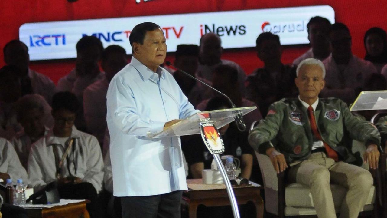 Kepemilikan tanah Prabowo kembali diungkit dalam debat Calon Presiden Komisi Pemilihan Umum (KPU) ke-3 yang diselenggarakan Minggu (7/1) malam di Istora Senayan, Jakarta, Minggu (7/1).