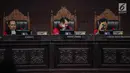 Ekpresi majelis hakim saat memimpin sidang putusan sengketa Pilpres 2019 di Gedung Mahkamah Konstitusi (MK), Jakarta, Kamis (27/6/2019). MK akan membacakan putusan sengketa Pilpres 2019 yang dimohonkan kubu Prabowo-Sandiaga. (Liputan6.com/Faizal Fanani)