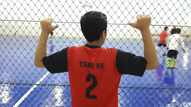 6 Potret Tulisan Nama di Jersey Ini Kocak, Bikin Senyum-Senyum
