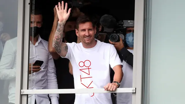 6 Editan Kaos Lionel Messi Usai Gabung PSG Ini Bikin Senyum-senyum