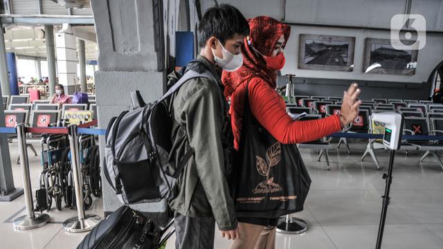 Suasana Stasiun Senen Jelang Libur Nataru