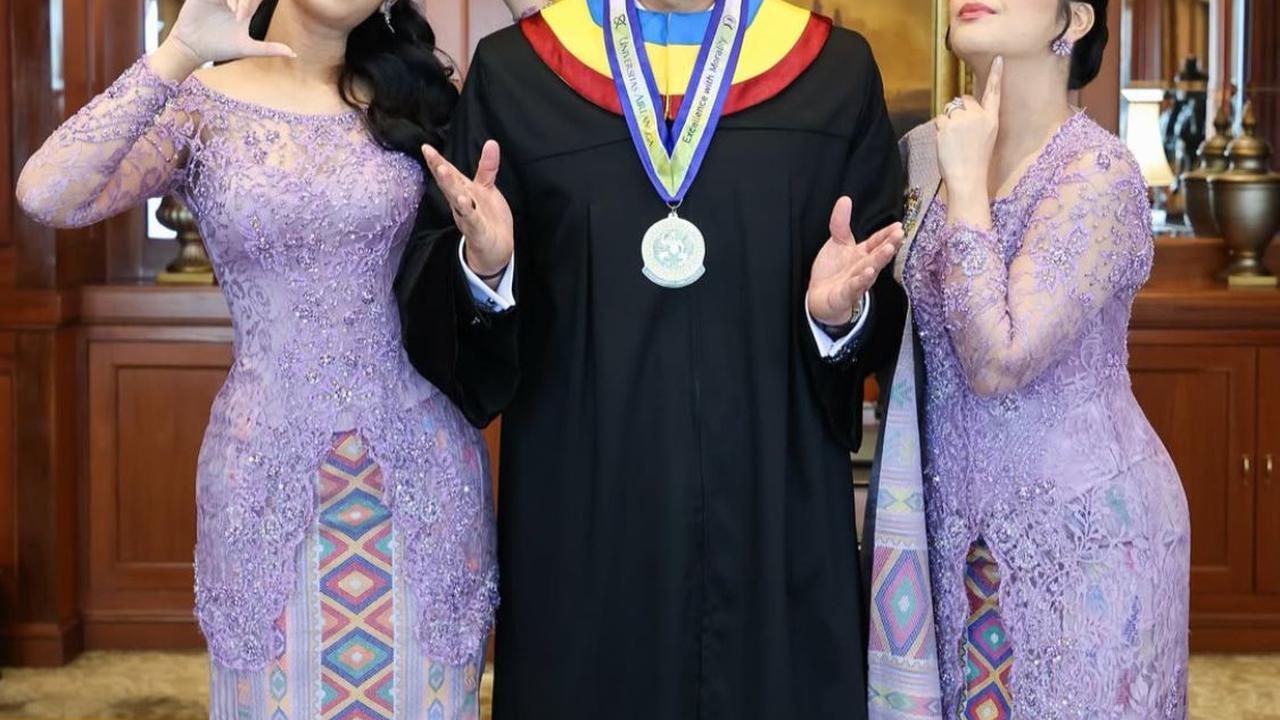 7 Potret Annisa Pohan Setia Dampingi AHY Wisuda, Sorotan Kecantikan dan Keharmonisan Keluarga yang Memukau
