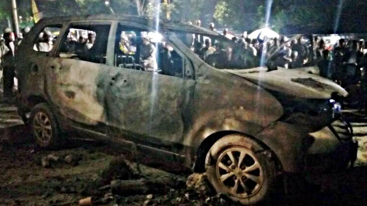 Kebakaran Mobil Avanza