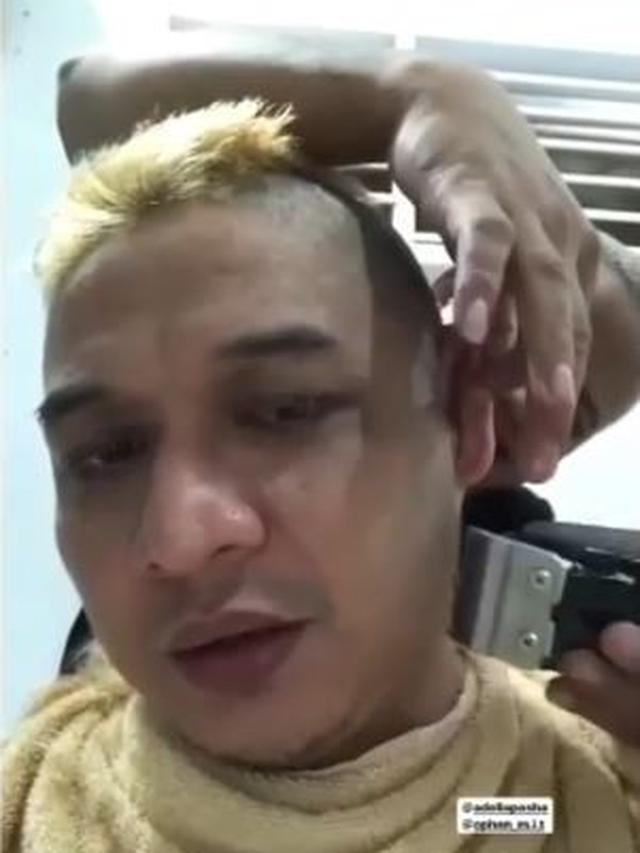 Rambut Pirang Jadi Sorotan, Ini 6 Potret Pasha Ungu Cukur Rambut hingga Botak
