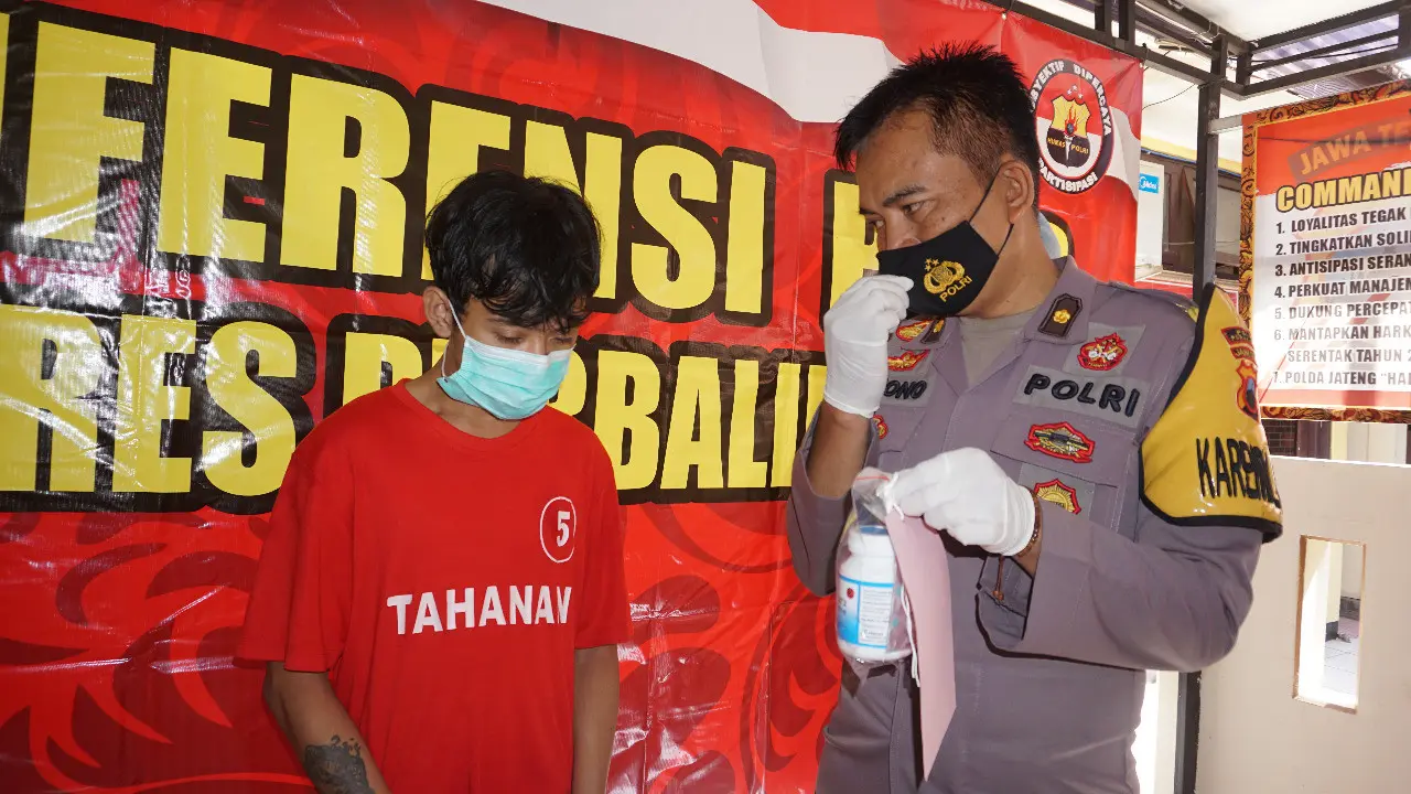 Polres Purbalingga menangkap seorang pemuda yang diduga jual beli narkoba secara online. (Foto: Liputan6.com/Humas Polres Purbalingga)