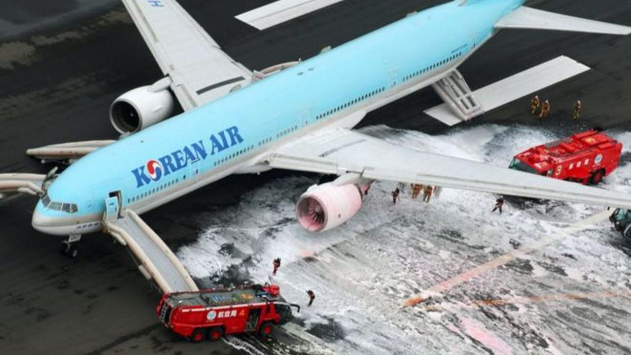 Mesin Jet Korean Air Terbakar