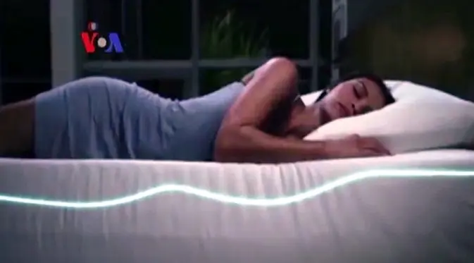 Smart bed yang dapat menyesuaikan keempukan matras sehingga tidur menjadi lebih nyenyak. (Foto: printscreen VOA)