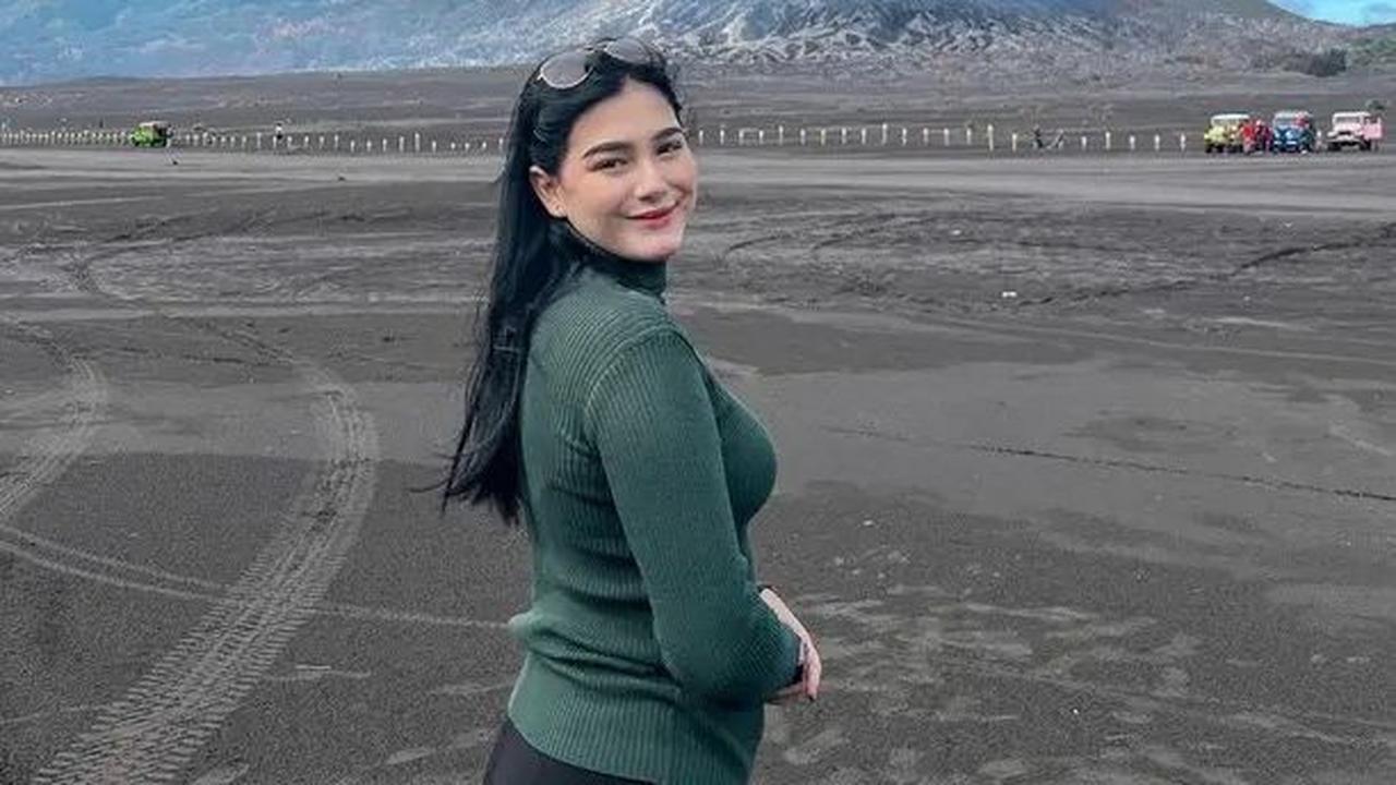 1. Yasmine Ow Menyinggung Soal Laki-Laki yang Tak Pernah Patahkan Hati