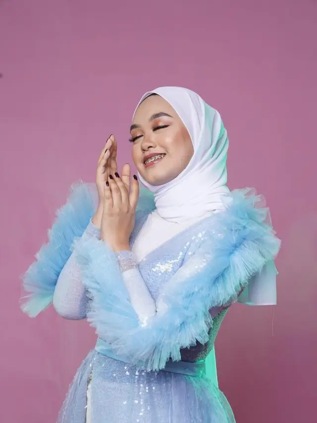 Aliya nyanyikan lagu Madu dan Racun
