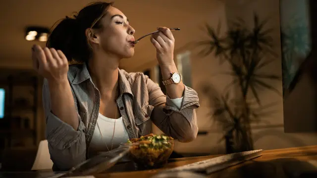 Bangun Rutinitas Makan yang Teratur [Dok/freepik.com]