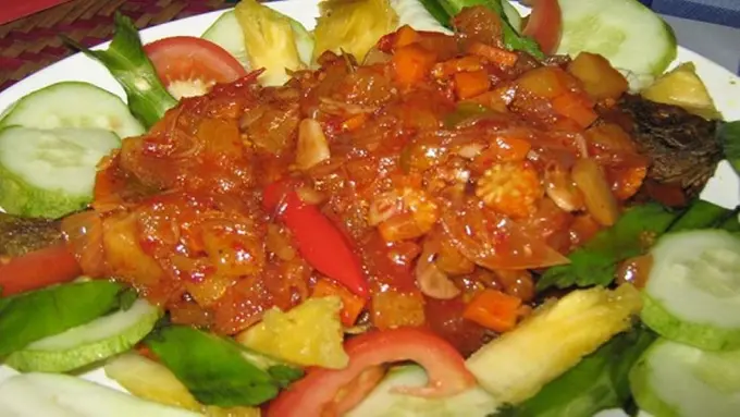 [Bintang] Resep Ikan Tongkol Bumbu Rujak, Cocok untuk Makan Siang