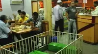 Kuburan di Dalam Restoran Ini Tak Membuat Takut Pengunjung