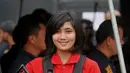 Bripda Suci Amelia, Tim Jaguar Polresta Depok, ketika rilis hasil pengungkapan Operasi Pekat di Polda Metro Jaya, Jumat (3/6). Pose polwan cantik yang sedang menenteng senjata api laras panjang mencuri perhatian pewarta foto. (Liputan6.com/Gempur M Surya)