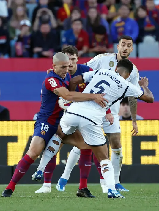 <p>Dia mencetak dua gol untuk membawa Los Blancos menang 2-1 pada lanjutan Liga Spanyol 2023/2024. (AP Photo/Joan Monfort)</p>