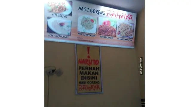 6 Spanduk Jualan Makanan Asia Ini Bikin Geleng Kepala