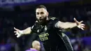 Karim Benzema tampil luar biasa saat Real Madrid bersua Real Valladolid pada duel pekan ke-15 Liga Spanyol. (AP Photo/Pablo Garcia)