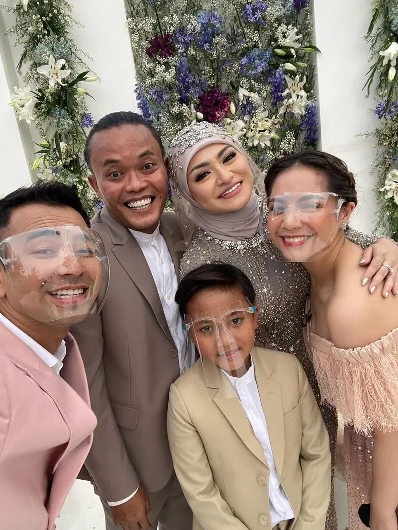 7 Potret Akad Nikah Sule dan Nathalie Holscher, Penuh Kebahagiaan