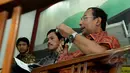 Satya Widya Yudha Wakil Ketua Komisi VII DPR dari Fraksi Golkar (kanan) saat menjadi narasumber pada Diskusi "Revisi UU Migas" di Press room DPR, Kompleks Parlemen Senayan, Jakarta, Selasa (17/3/2015).(Liputan6.com/Andrian M Tunay)