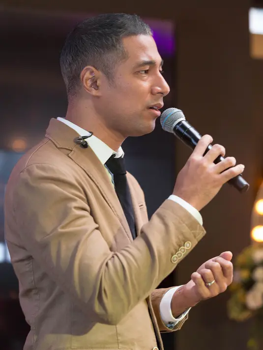 Selain itu Marcell juga menyapa para fans nya yang hadir dalam acara konferensi pers yang digelar pada hari Selasa 16 Februari kemarin. (Desmond Manulang/Bintang.com)