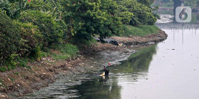 Antisipasi Banjir Jakarta, Kementerian Lingkungan Hidup Bareng Kodam Jaya Pulihkan Sungai Cipinang