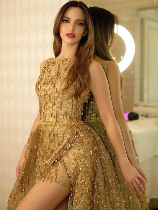 Terbaru, beredar video rekamana tayangan program terbaru Nia, Nyonya Boss. Terlihat Nia yang melarang  gadis kecilnya yang beranjak besar, Mikhayla untuk memiliki Instagram. (Instagram/ramadhaniabakrie)